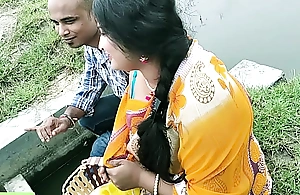 Indian Hot beautiful bhabhi sex! Hot indian village lovemaking