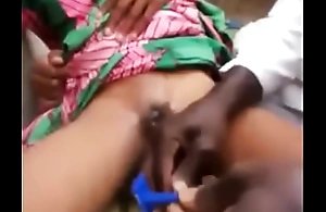 Shaving ebony somali pussy