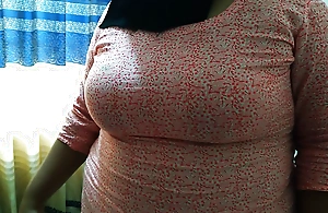 Pakistani 55 excellence ancient busty Ayesha Aunty acquires screwed by neighbor while sweeping house (Huge cum inside) Hindi & Urdu