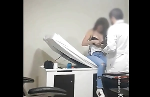 Doctor does not resist together with overage up bonking his patient