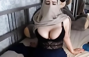 Muslim Horny Niqab Woman Masturbating