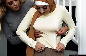 Virgin muslim teen in hijab deflowered unconnected with trainer and stepmom