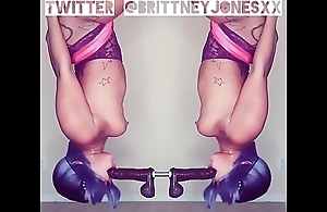 Brittney jones bringing off on the top of their way bonk swing.